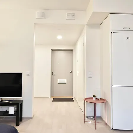 Apartamento Flamingo Studio, Free Parking, 2 Min To Airport And