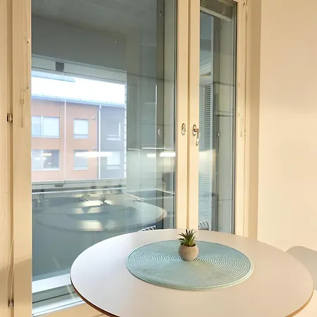 Flamingo Studio, Free Parking, 2 Min To Airport And Apartamento