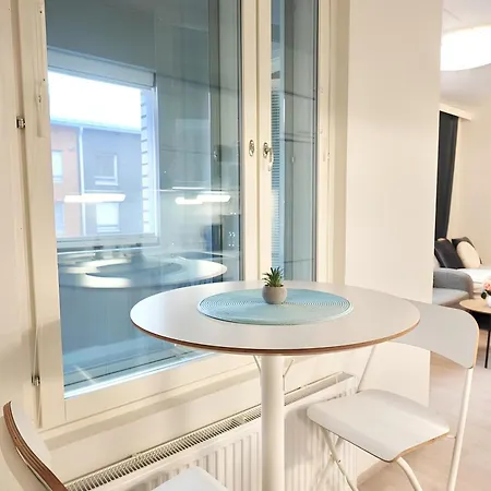 Flamingo Studio, Free Parking, 2 Min To Airport And Apartamento Vantaa
