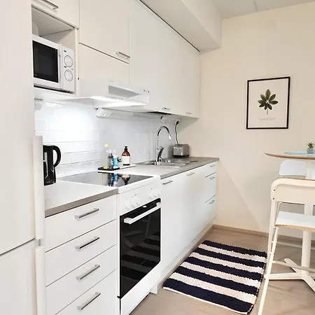 Flamingo Studio, Free Parking, 2 Min To Airport And Apartamento