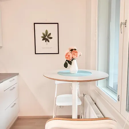 Flamingo Studio, Free Parking, 2 Min To Airport And