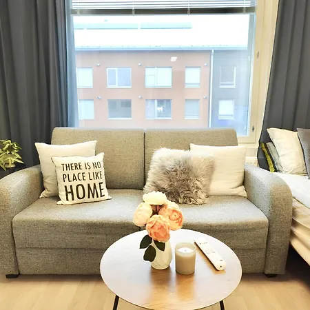 Flamingo Studio, Free Parking, 2 Min To Airport And Apartamento Vantaa